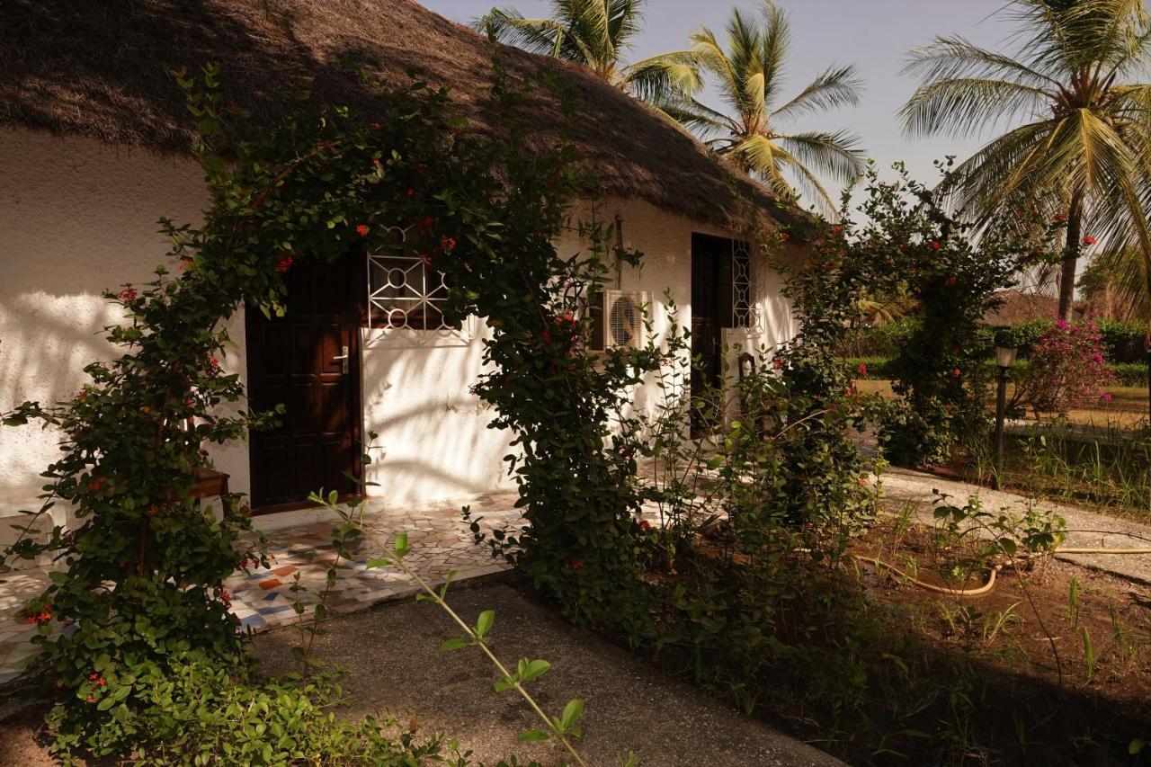 Hotel Katakalousse Yembakana Exterior photo